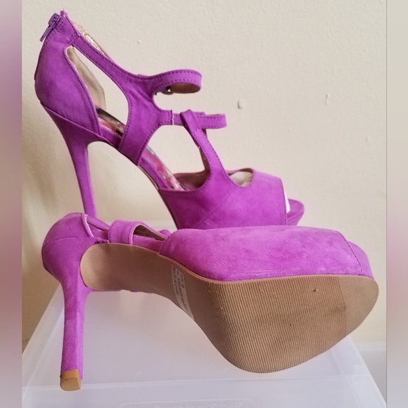 QUPID- PURPLE SUEDE PLATFORM 6"in HEELS - Picture 3 of 5